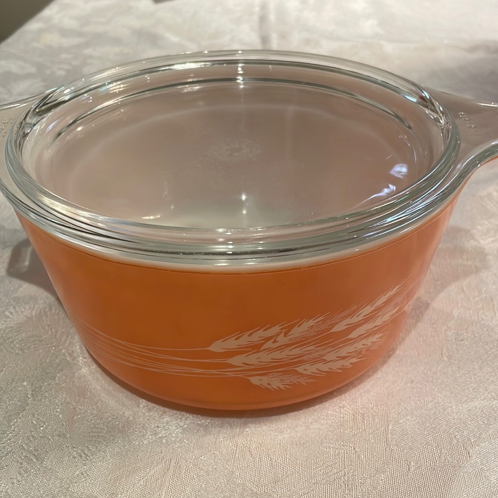 Pyrex 474 Autumn Harvest casserole dish and lid